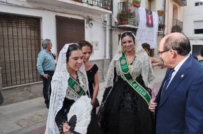 Las reinas de las fiestas de Castelln participan en los actos que Les Useres dedica al Santsimo Cristo de la Agona