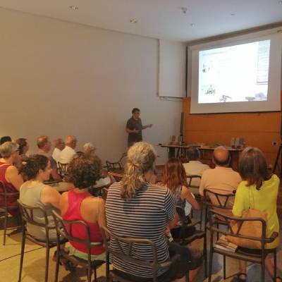 Carles Mir presenta el seu llibre sobre les plantes i els seus usos tradicionals en el Museu de la Valltorta