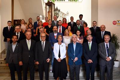 Castell celebra sus 40 aos de democracia con un homenaje a alcaldes y corporaciones de la ciudad