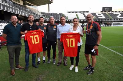 Braina, Simó y Baños asisten al entrenamiento de la sub-21 en Castalia