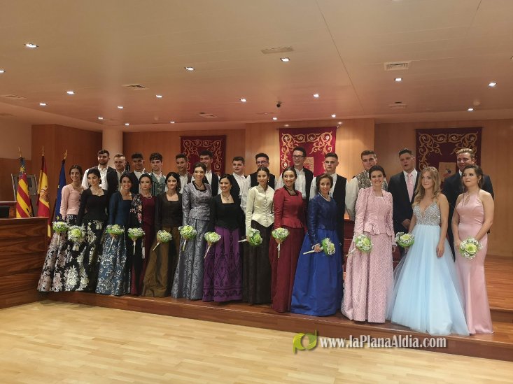 Les festes patronals d'Almenara comencen amb la presentació dels festers i festeres