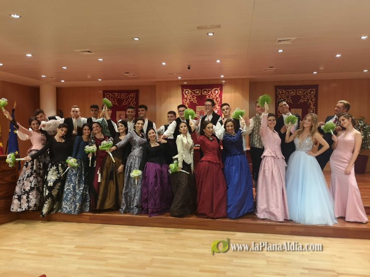 Les festes patronals d'Almenara comencen amb la presentació dels festers i festeres