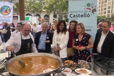 Castell participa en el World Paella Day amb la representaci de Miguel Barrera i Casa Lola