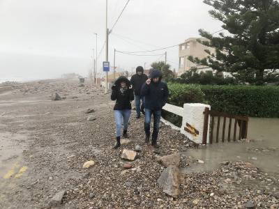 La primera lnea de playa de Almassora sigue cerrada al trfico  