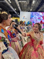 Burriana sorprende en Fitur con la confección y exhibición de una Cruz de Mayo 