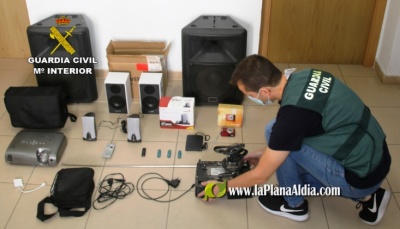 La Guardia Civil detiene a una persona e investiga a otra por el robo en un