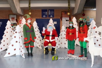 Cerca de 500 nios ondenses tienen la oportunidad de pedir sus regalos a Papa Noel y los pajes reales
