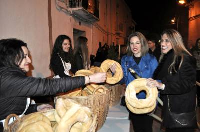 Los vecinos de La Barona se vuelcan en la celebracin de un multitudinario Sant Antoni