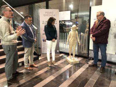 Almassora expone las esculturas de Quesada, premio Reina Sofa 