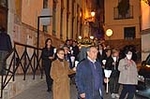 Cientos de feligreses salen por el casco antiguo a la procesión de las Antorchas de la Virgen de Lourdes