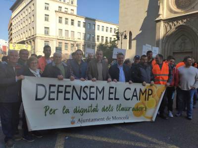 La Llosa en la manifestaci en defensa de l'agricultura de Valncia