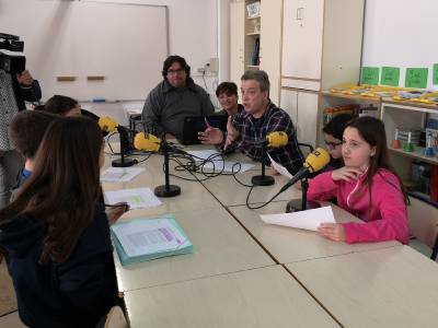 L'Ajuntament de la Vall d'Uix inicia el projecte 'L'escola fa rdio' en deu centres educatius de la ciutat