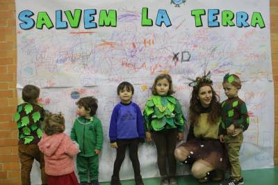 Los colegios educativos de Onda celebran un novedoso Carnaval comprometido con el medio ambiente