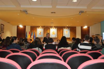 Los alumnos del IES Jaume I debaten sobre las diferentes metodologas educativas