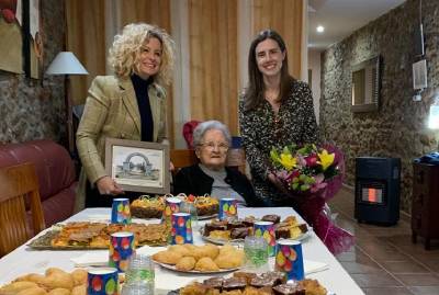 Cabanes homenajea a Piedad por su centenario