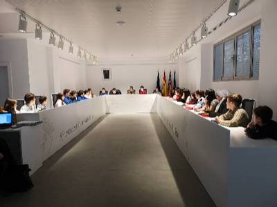 El Ayuntamiento de la Vall d'Uix celebra el pleno municipal infantil