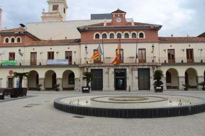 Nules aplaza el cobro de tasas e impuestos