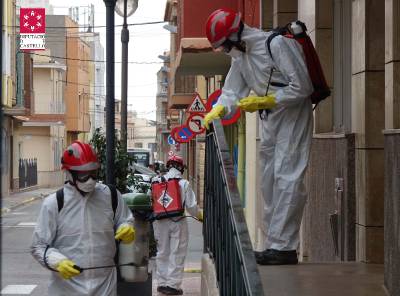 Los bomberos de Castellón ya han desinfectado de COVID-19 en 29 pueblos