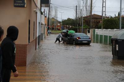 Inundacions, indignació i rescat de persones en el Port de Borriana