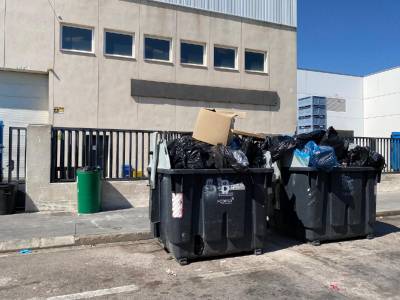 3 das sin recoger la basura de Carabona