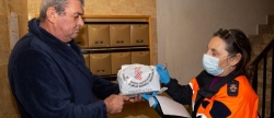 l-ajuntament-d-onda-proteccio-civil-i-creu-roja-porten-a-casa-la-medicacio-dels-veins-amb-malalties-croniques