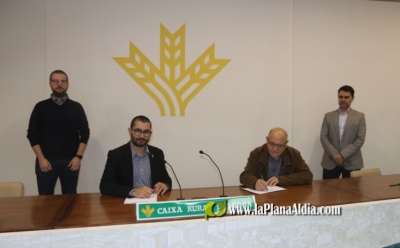 Caixa Rural l'Alcora dna exemple i signa un prstec de 1,1 milions d'euros sense interessosamb l'Ajuntament
