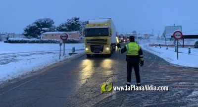 Ms de 100 patrullas de la Guardia Civil con 230 agentes retienen camiones por la intensidad de las nevadas y evitan el desabastecimiento de municipios