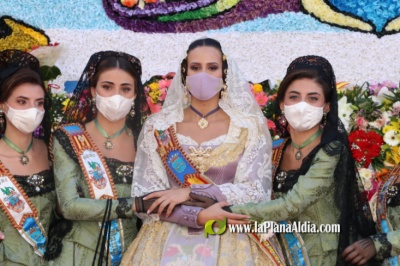 Las fallas cumplen con la ofrenda ao y medio ms tarde