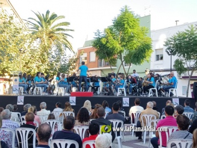 La Banda Jove de Oropesa ofrece un concierto en la plaza Mayor
