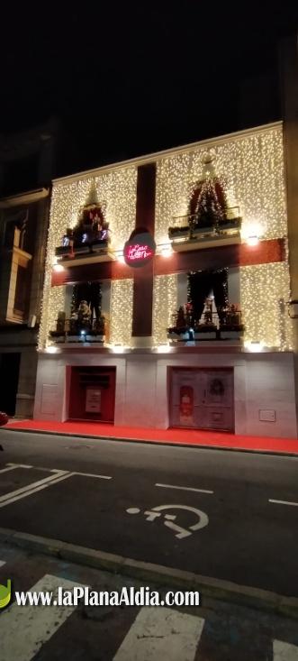 La Casa de Pap? Noel i Satine encenen el Nadal a Burriana