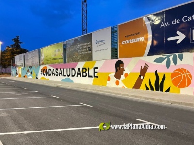 Onda fomenta los hbitos saludables con un nuevo mural, inspirado en elementos deportivos, en el campo de ftbol La Serratella