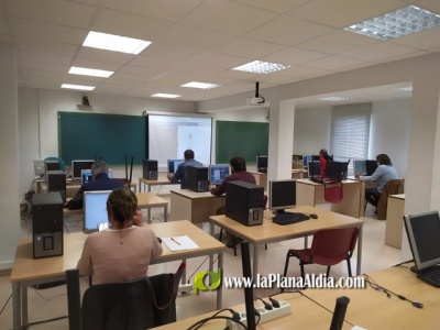 Almenara realiza un curso de redaccin de currculums