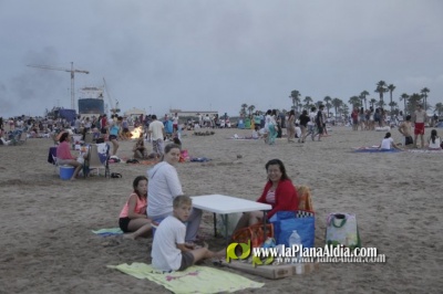 El Ayuntamiento prohibir el acceso a la playa la noche de Sant Joan