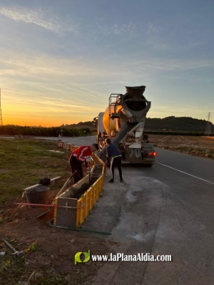La Llosa repara dos caminos rurales tras la recogida de la naranja