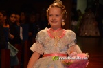 Mar?a Olivas Vidal  ja llueix la banda que la acredita com a Reina Fallera infantil de Burriana 2023
