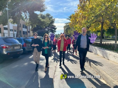 La Vall d'Uix marcha contra la violencia de gnero para conmemorar el 25 de noviembre
