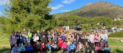 el-taller-de-empleo-de-empleo-de-jardineria-y-el-ceip-cervantes-plantan-arboles-en-la-senda-de-quistel