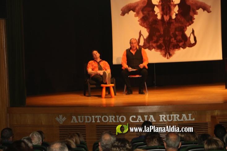 Clausura de la XIX Mostra de Teatre de l'Alcora que ha llenado durante 4 fines de semana el Auditorio de la Caixa Rural alcorina