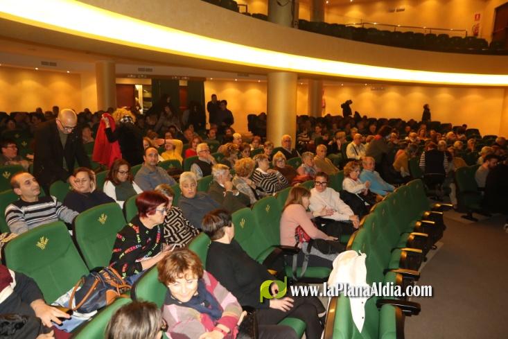 Clausura de la XIX Mostra de Teatre de l'Alcora que ha llenado durante 4 fines de semana el Auditorio de la Caixa Rural alcorina