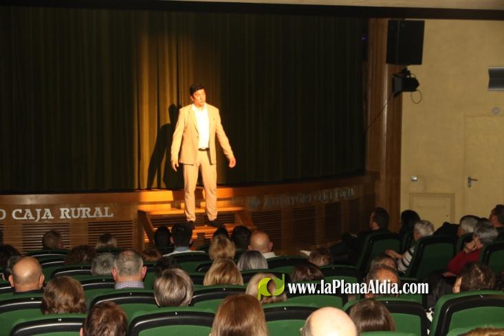Clausura de la XIX Mostra de Teatre de l'Alcora que ha llenado durante 4 fines de semana el Auditorio de la Caixa Rural alcorina