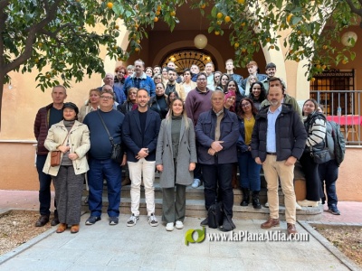 L'Ajuntament de la Vall d'Uixó entrega els certificats de professionalitat a 40 participants de programes d'ocupació