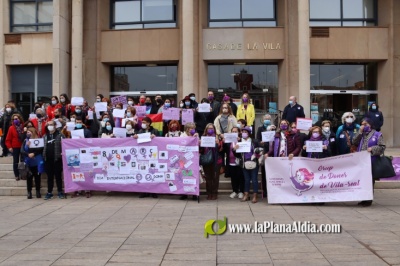 Vila-real reivindica la igualdad y los derechos de las mujeres en un 8M que también clama contra la guerra en Ucrania