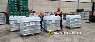 L'Associació de Protecciónm Civil d'Almenara dona prop de 5.000 llitros d'aigua embotellada per als refugiats d'Ucraïna