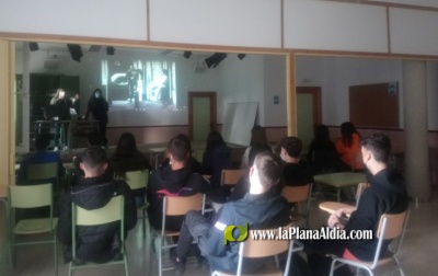 Almenara y la Fundacin Isonoma realizan los talleres 'Apunta't al bon rotllo'