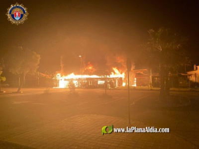 Un acto vandlico est detrs del incendio que ha calcinado un xiringuito y una heladera en la playa de Almenara