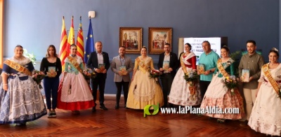 Vila-real homenajea a las cortes de honor de la historia para conmemorar el 75 aniversario de reinas y damas de las fiestas 