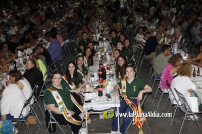 Les Alqueries despide las Fiestas de la Segregació con cena de paiporta