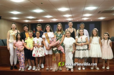 Onda tria a Mireia Marco Pitarch com a reina infantil de la Fira 2022 i li acompanyen sis dames d'honor