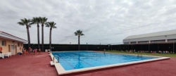 Comienza la temporada de verano en la piscina de La Llosa con más personal