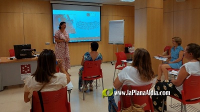 Patricia Puerta visita el taller de la Diputacin dirigido a mancomunidades y ayuntamientos para la futura gua de buenas prcticas de los servicios sociales